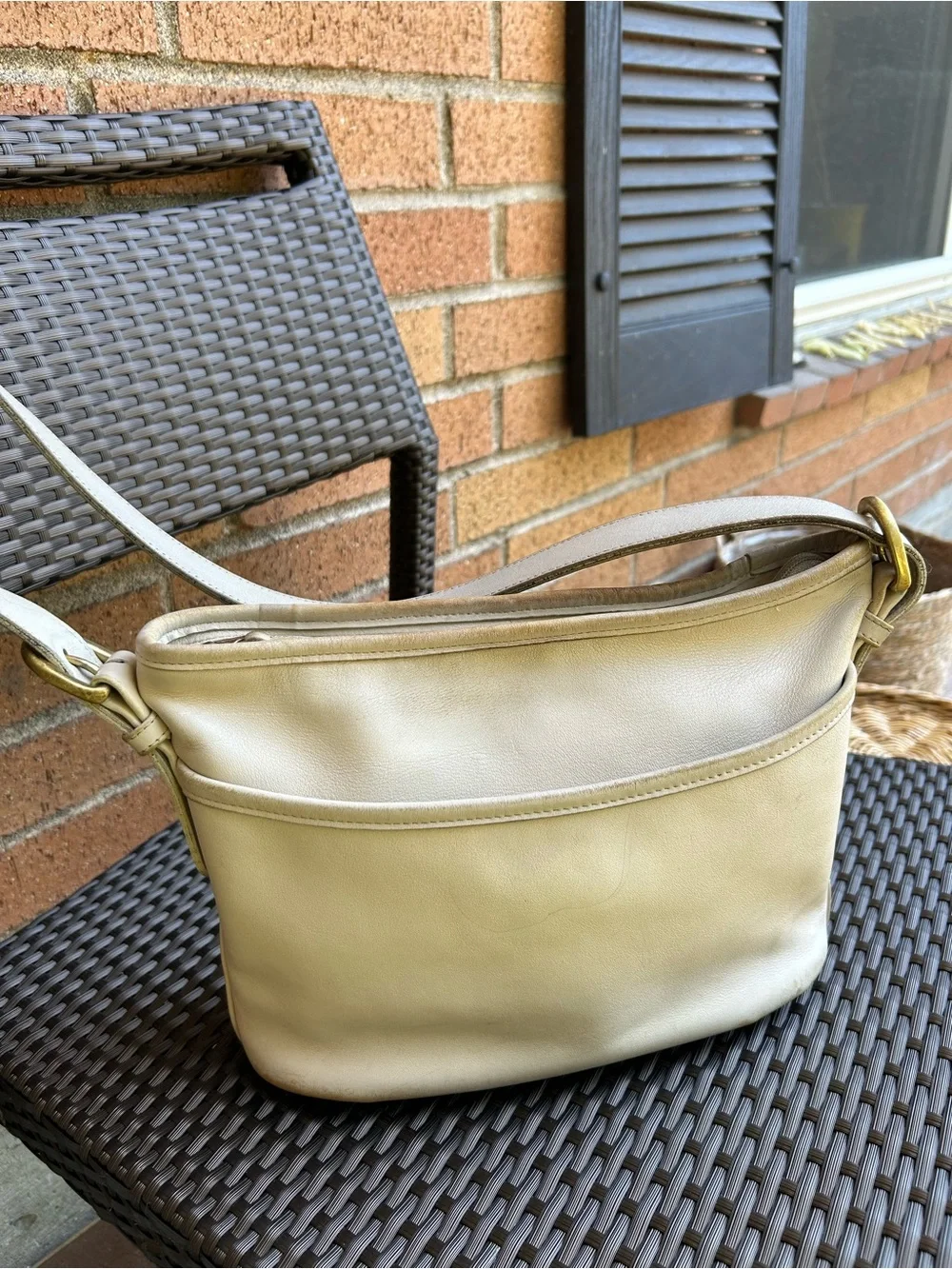 Vintage Coach 4143 - Worth Crossbody bag in Bone with Golden Hardware